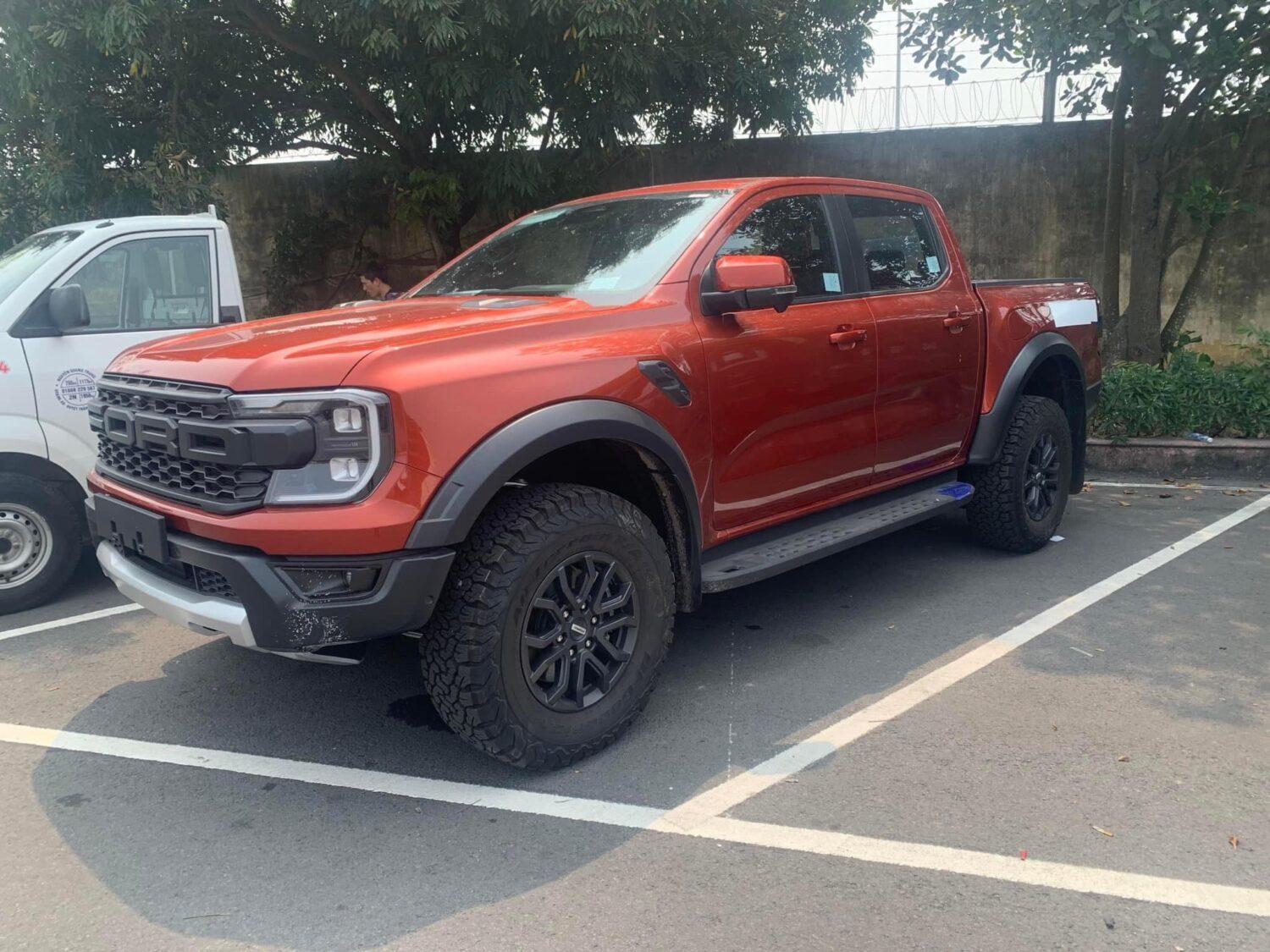Ford Ranger Raptor 2023 xuất hiện tại Việt Nam: Giá dự kiến 1,329 tỷ đồng, tăng hơn 127 triệu