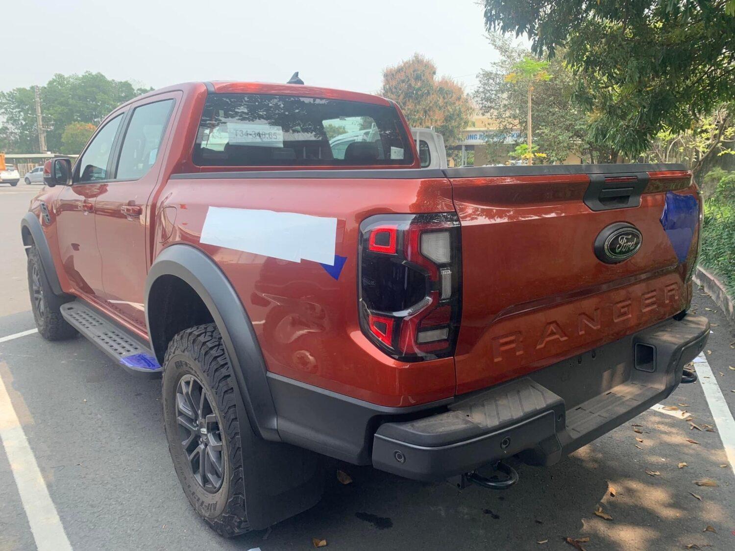 Ford Ranger Raptor 2023 xuất hiện tại Việt Nam: Giá dự kiến 1,329 tỷ đồng, tăng hơn 127 triệu