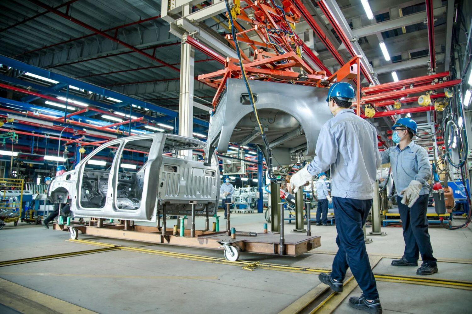 Giảm 50% lệ phí trước bạ với ô tô sản xuất, lắp ráp trong nước từ 1/7